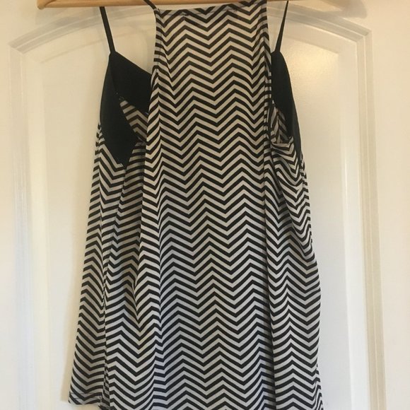 Temt Small black and white top - Picture 2 of 2